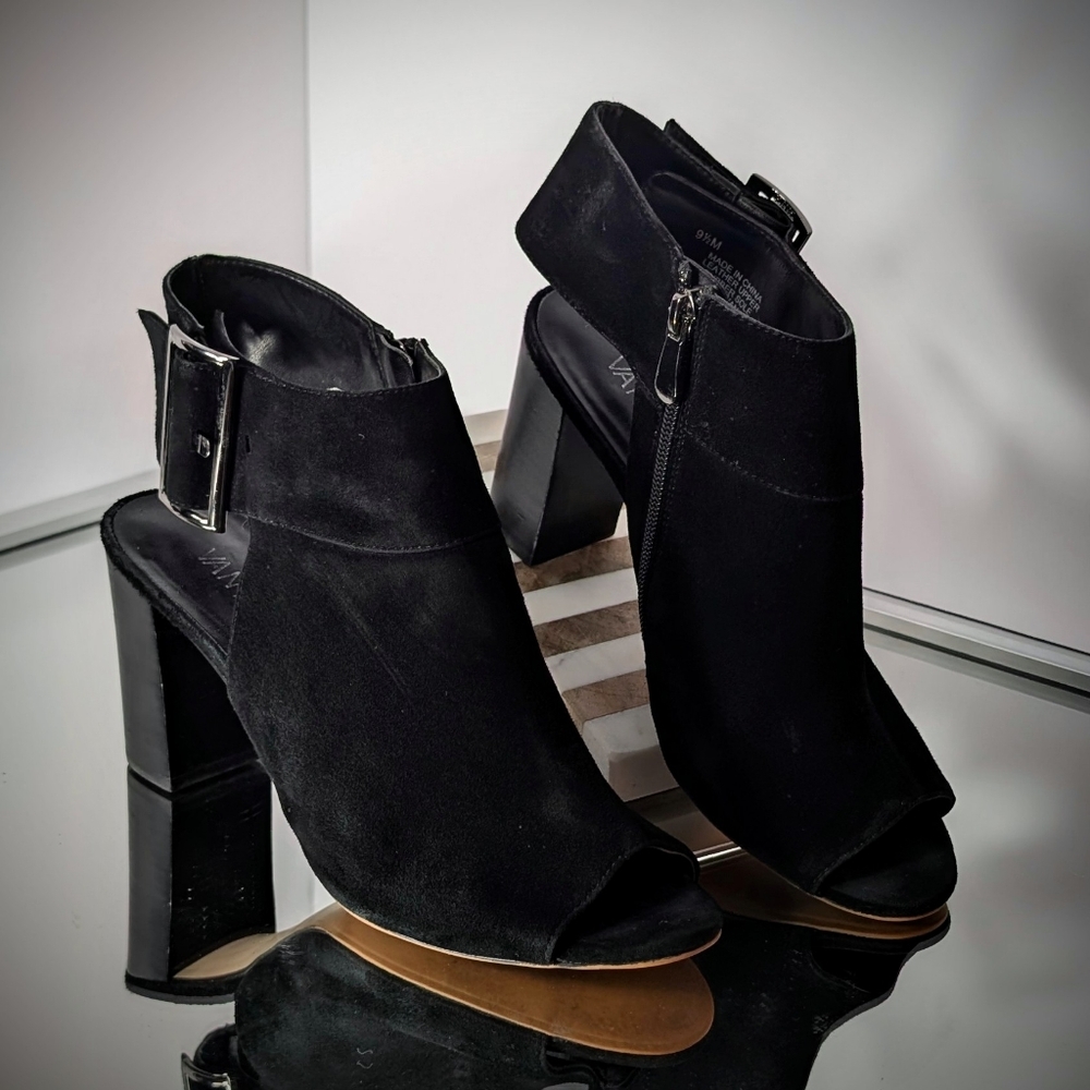 Vaneli Chic Black Heeled Sandals